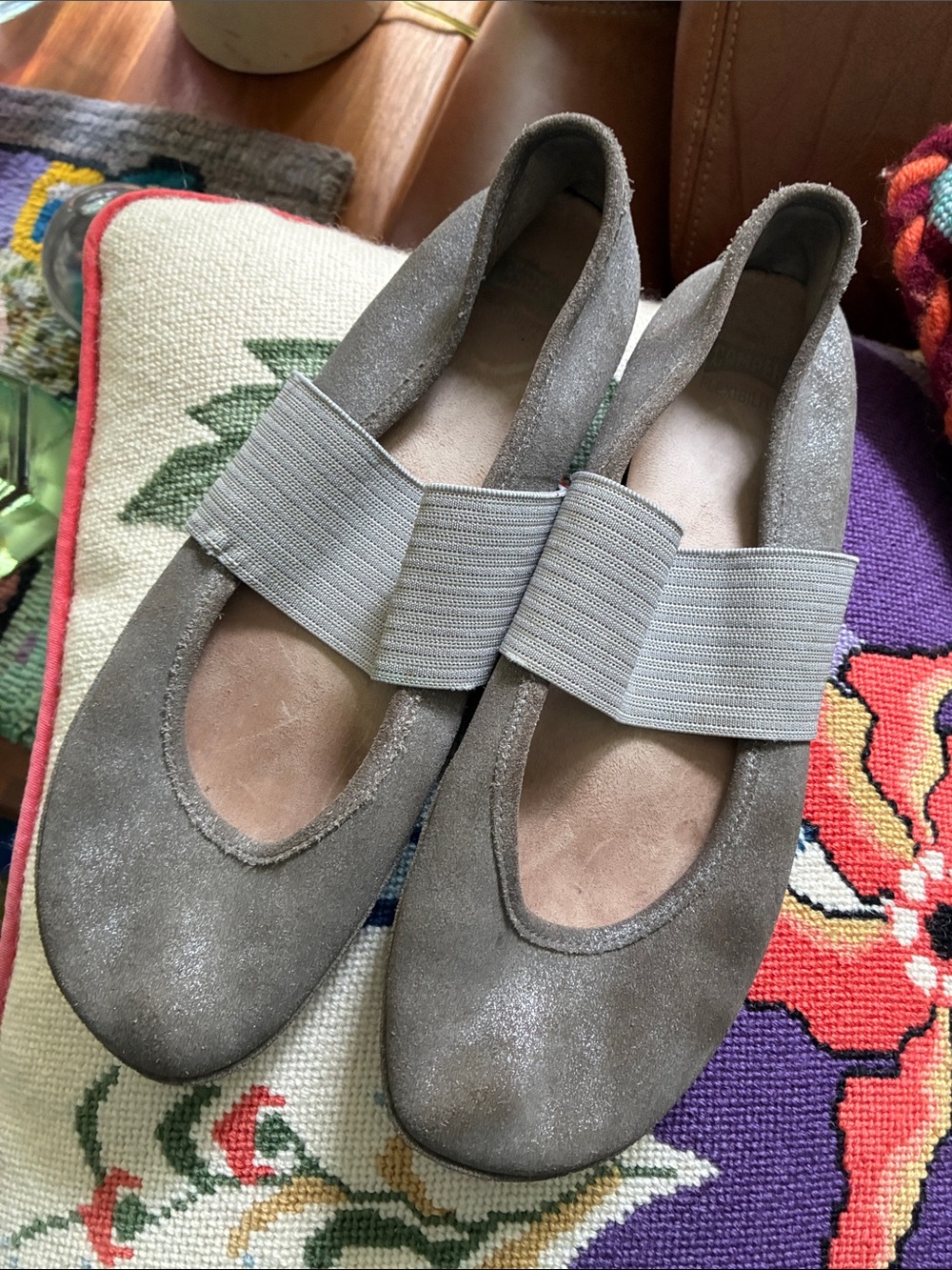 Camper gray nubuck flat
